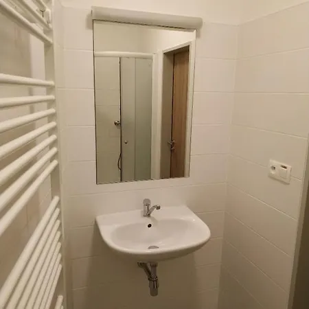 Ubytovaci Zarizeni Koleje Pedagog Auberge de jeunesse *